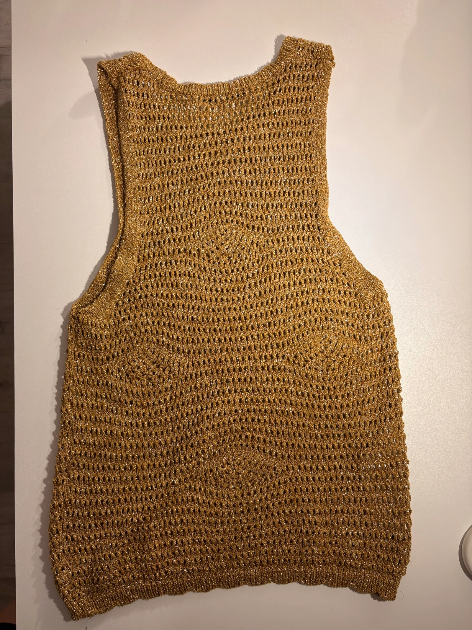 Haut en crochet doré pailletée - taille S - neuf - été/plage  – photo 3
